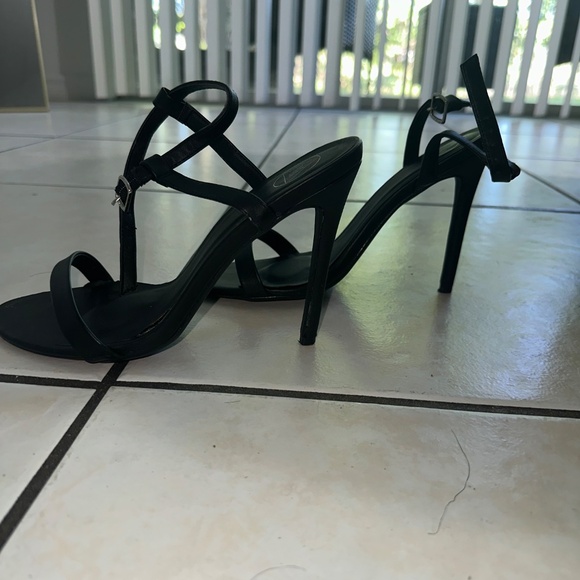 Missguided Barely There Heels in Black (Size 10) - Picture 2 of 4